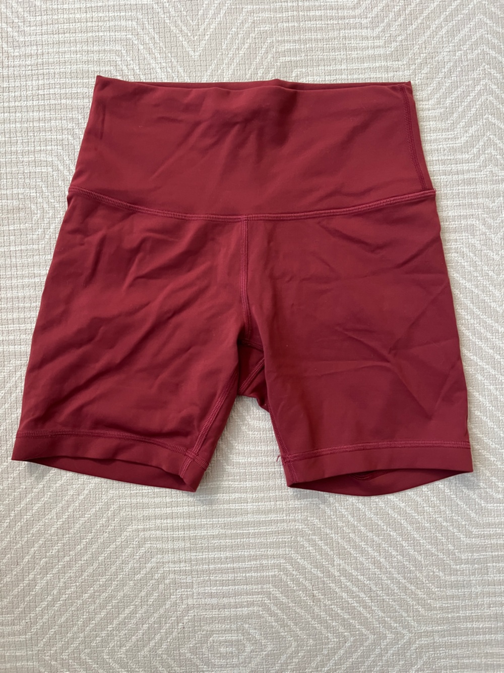 lululemon athletica Women's maroon WunderUnder shorts 6”